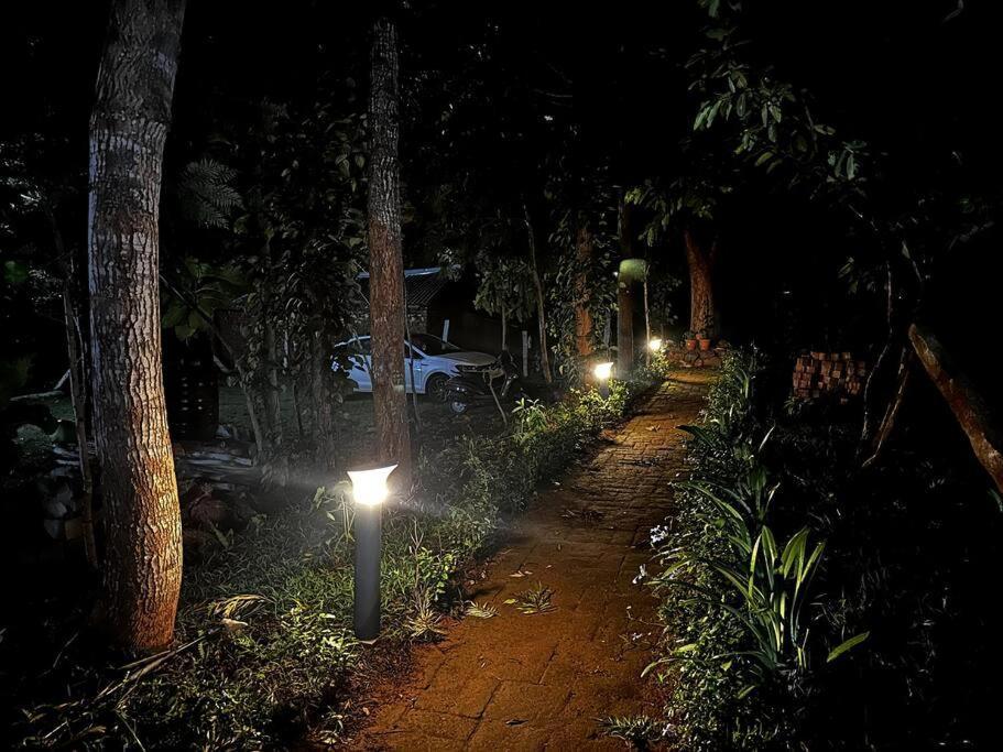 Serenity Farm Stay Hampāpura Esterno foto